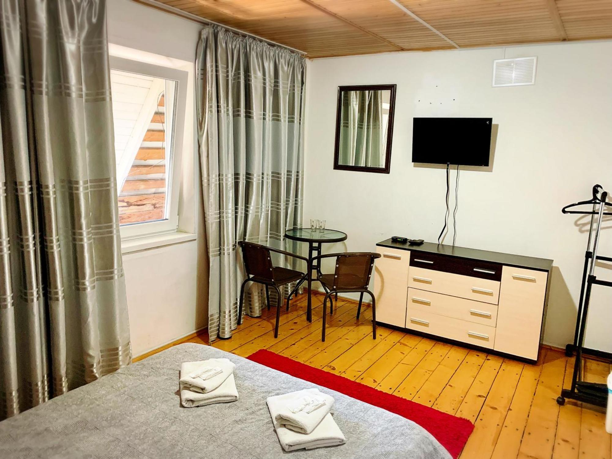 Mini-Hotel Sakvoyage Chernivtsi Exterior foto